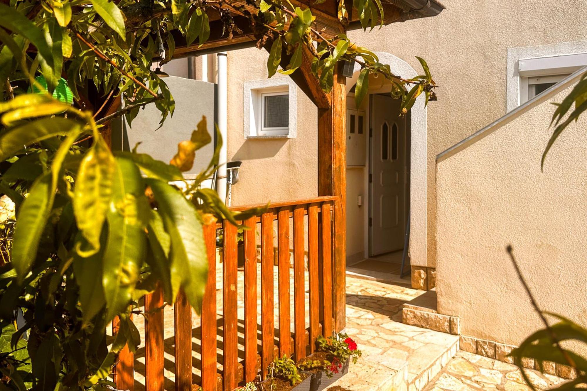 Apartmani Trupeljak Мандре Экстерьер фото